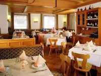 Hotel Ladina Hotels in Campitello di Fassa