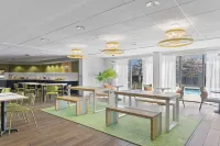 Spark by Hilton Greensboro - parking