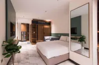 Luxe Paradise Suites Hotel Hoang Cau Hotel in zona Thien Long Joint Stock Company
