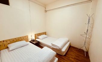 The Lab Sleep Hostel