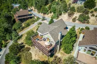 Sky Canyon Lodge by Avantstay Views + Hot Tub