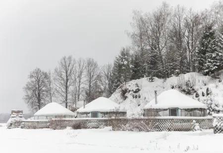 Yurta Eko Hotel Отели в г. Брикет