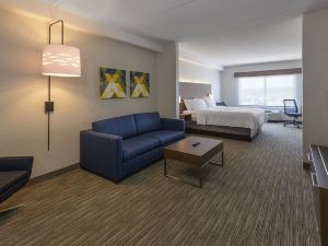 Holiday Inn Express & Suites North Bay