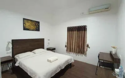 Hotel Satui Adygraha Hotels near Aniska Kosmetik Pusat Grosir+62812-5850-9854