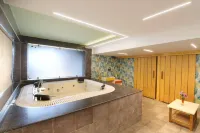 Hunky Dory Resort and Spa