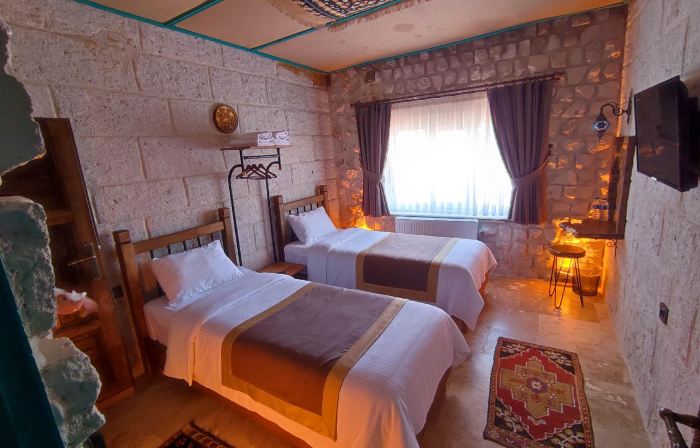 Euphoria Cave House