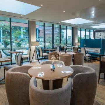 Hotel at Conference Aston Отели рядом с достопримечательностью «Железнодорожный вокзал Уиттона»