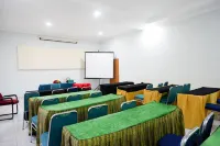 Hotel Magellona Makassar Mitra RedDoorz Hotels in Bezirk Makassar