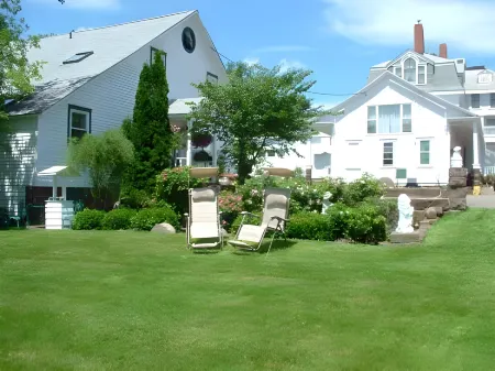 Marshlands Inn Отели в г. Амхерст