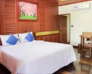 Waraporn Grand Mountain Hotel Hotels in Wang Saphung