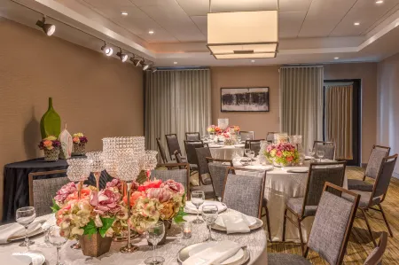 Courtyard Waldorf Отели в г. Беннсвилл