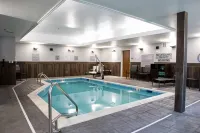 Fairfield Inn & Suites Richmond Airport - Swimmingpools