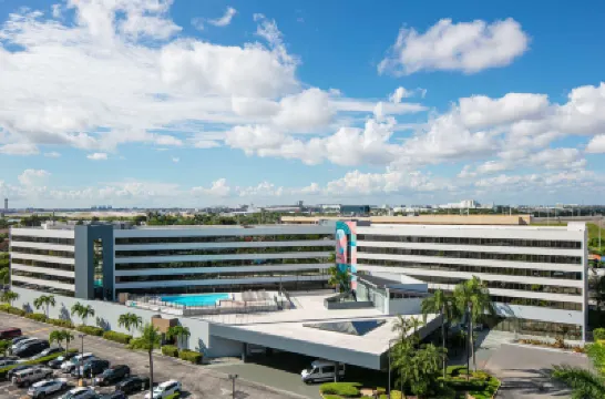 Sonesta Miami Airport Hotels near Vizcaya Museum & Gardens