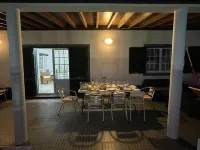 Holiday Home 2 Minutes from the Beach and Close to Major Tourist Attractions!