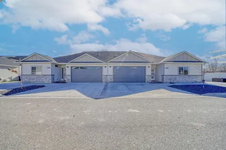 The Jolly Rancher/Luxury accommodations/King bed/Oculus