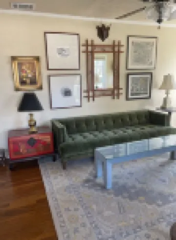 New! Cheerful cottage filled with art and books in the heart of Waxahachie