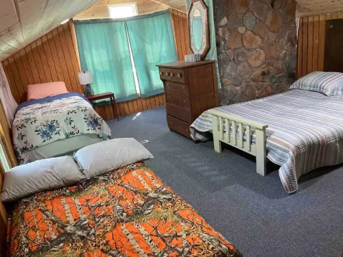 Charming house on deep water cove and amazing views