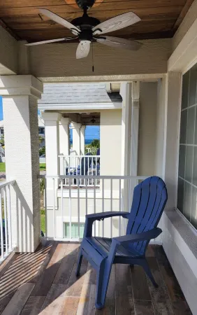 Beautiful two-story single family beach home with a private pool and ocean views Отели в г. Ормонд Бич