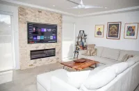 5 star Beachside Home Next to Everything! Patio/Wifi/TVs Hotel a Lauderdale-by-the-Sea