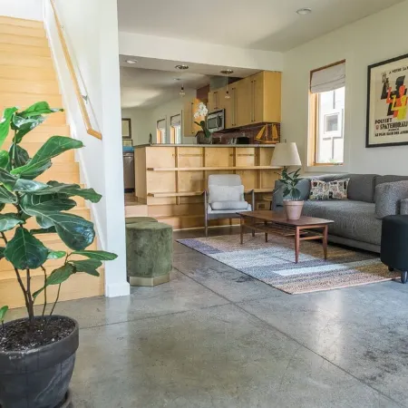 Brilliant Southside Home on 2 Acre Park + Pet Friendly