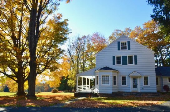 Charming Vintage Cottage in Skytop - Perfect for Intimate or Large Gatherings!