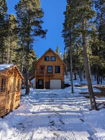 Lucky 7 Modern Mountain Hideaway - Black Hawk