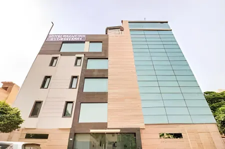 Hotel Gagan Inn - Backside Punjab National Bank Отели в г. Западный Дели
