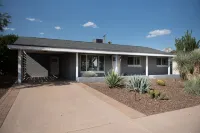 The Chadwick: Old Town Scottsdale 4/2 with Spa, BBQ, and Pool Table On The Edge Gallery 주변 호텔