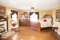 Beautiful Historic Home overlooking Downtown/BOK Hotels near Gilcrease Museum