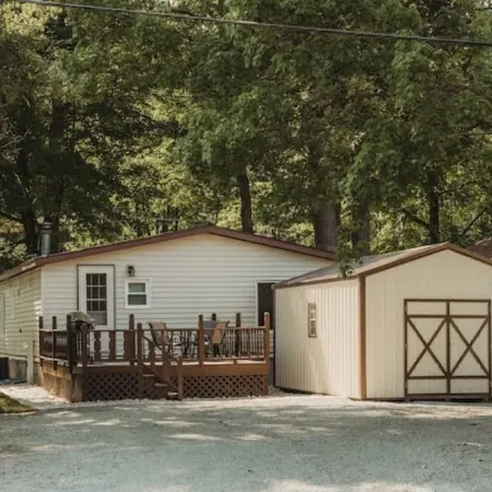 Mooseyard Lodge