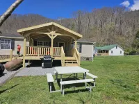 Spacious riding retreat 4 BR Outlaw House/ ATV Riding 10beds-Large Parking