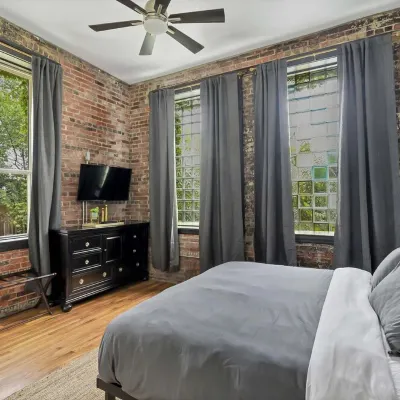 A Cleveland Modern and Historic Apartment Hotels near Cleveland Hopkins International Airport