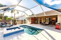 Coastal Chic Home Close to Everything - King Bed, Pool & Spa, BBQ