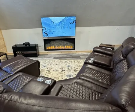 Welcome to Three Points Cabin at White Lake Отели в г. Тамворт