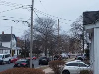 3-BR house walk to beach, shopping, bars, NYC train. 6-beach passes & 4-bikes.