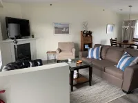 Charming 2-bedroom condo in nice Douglas with Pool