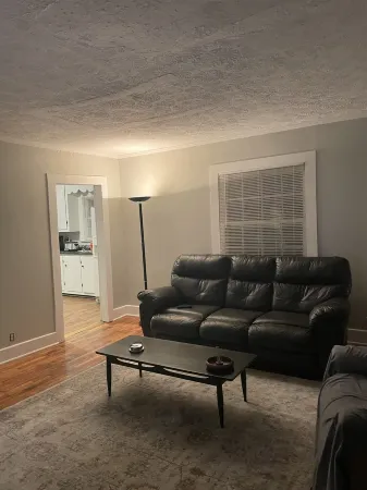 Next door to Wildlife Mgmt Area. Full kitchen, washer/dryer.