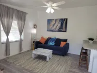 Cozy coastal condo - Just over one block to the beach
