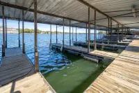 CASTAWAY on Lake Hamilton - 3 bedroom with boat slip
