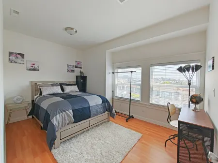 9 - Peaceful & Spacious 4B2B Upper Unit near FW