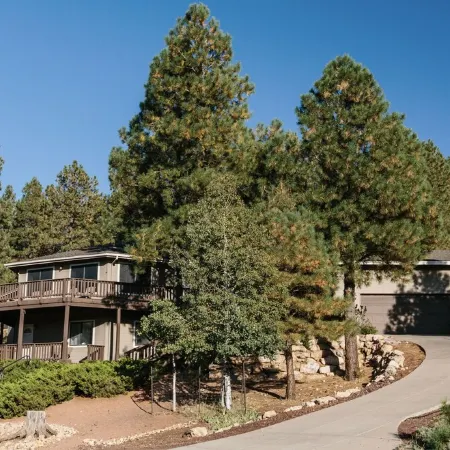 Incredible Mountain Views! Flagstaff home in Continental Country Club Sleeps 12