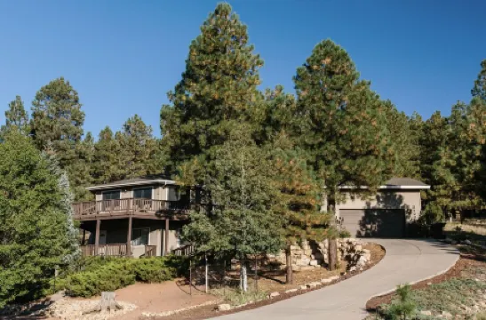 Incredible Mountain Views! Flagstaff home in Continental Country Club Sleeps 12