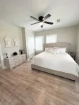 The Cardinal Cottage: Charming 1930s Restored Farmhouse In the Heart of Webster