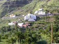 Quiet, bright apartment with stunning views in a small village, with WiFi