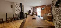 La Frisanfave. Maison Ancienne au Cœur du Village. Spacieuse et Confortable
