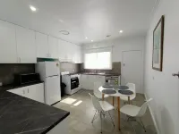 Exquisitely furnished house walking distance to AFL Mars Stadium Hotels in Ballarat North