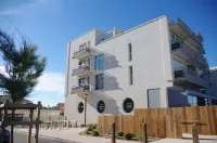 Cozy Appart 150 m from the beach with balcony + Parking