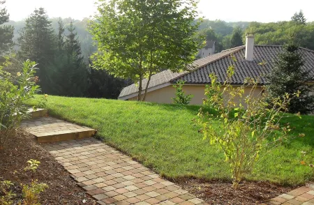 Apartment RDJ in quiet property in the countryside, near Lyon