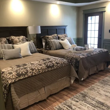 Guest Quarters at the Inn  - 102