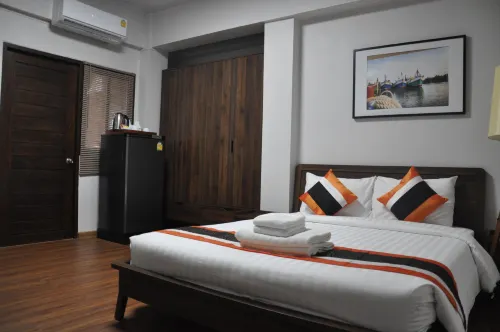 The Bedrooms Maeklong & Service Apartments 班考堯住宿飯店